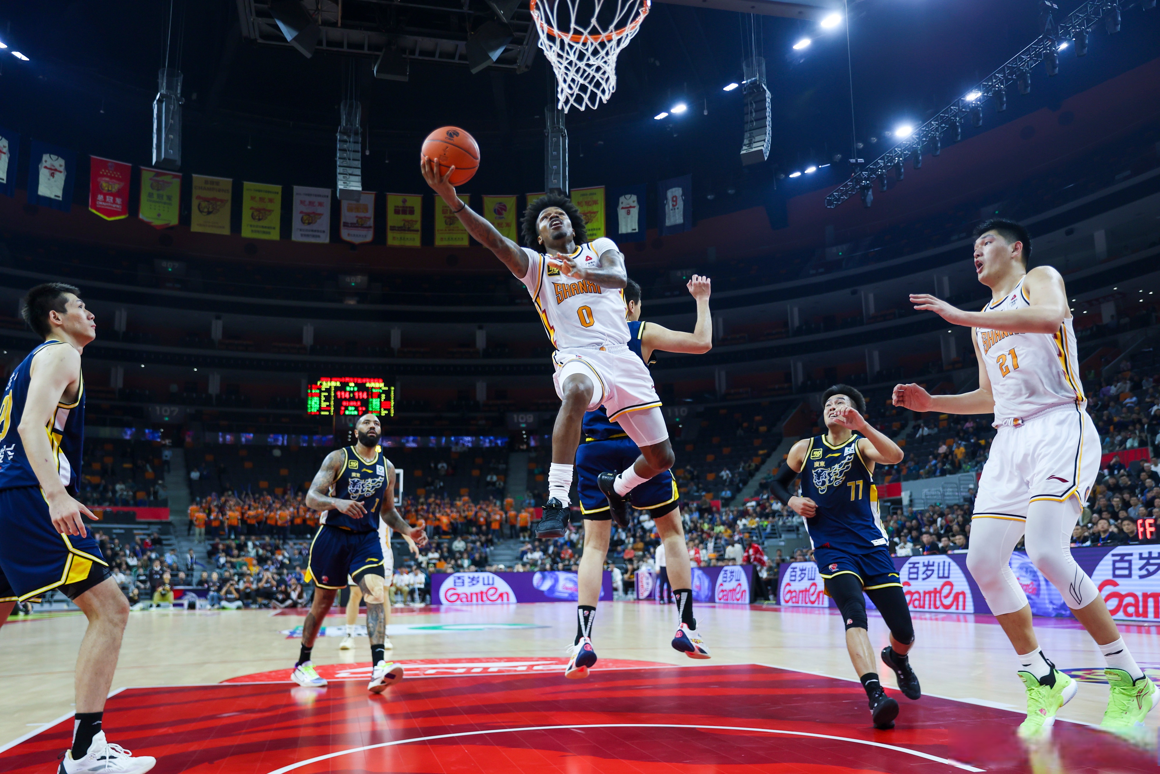 篮球职业联赛再次掀起热潮，球迷狂热不可抑！的简单介绍