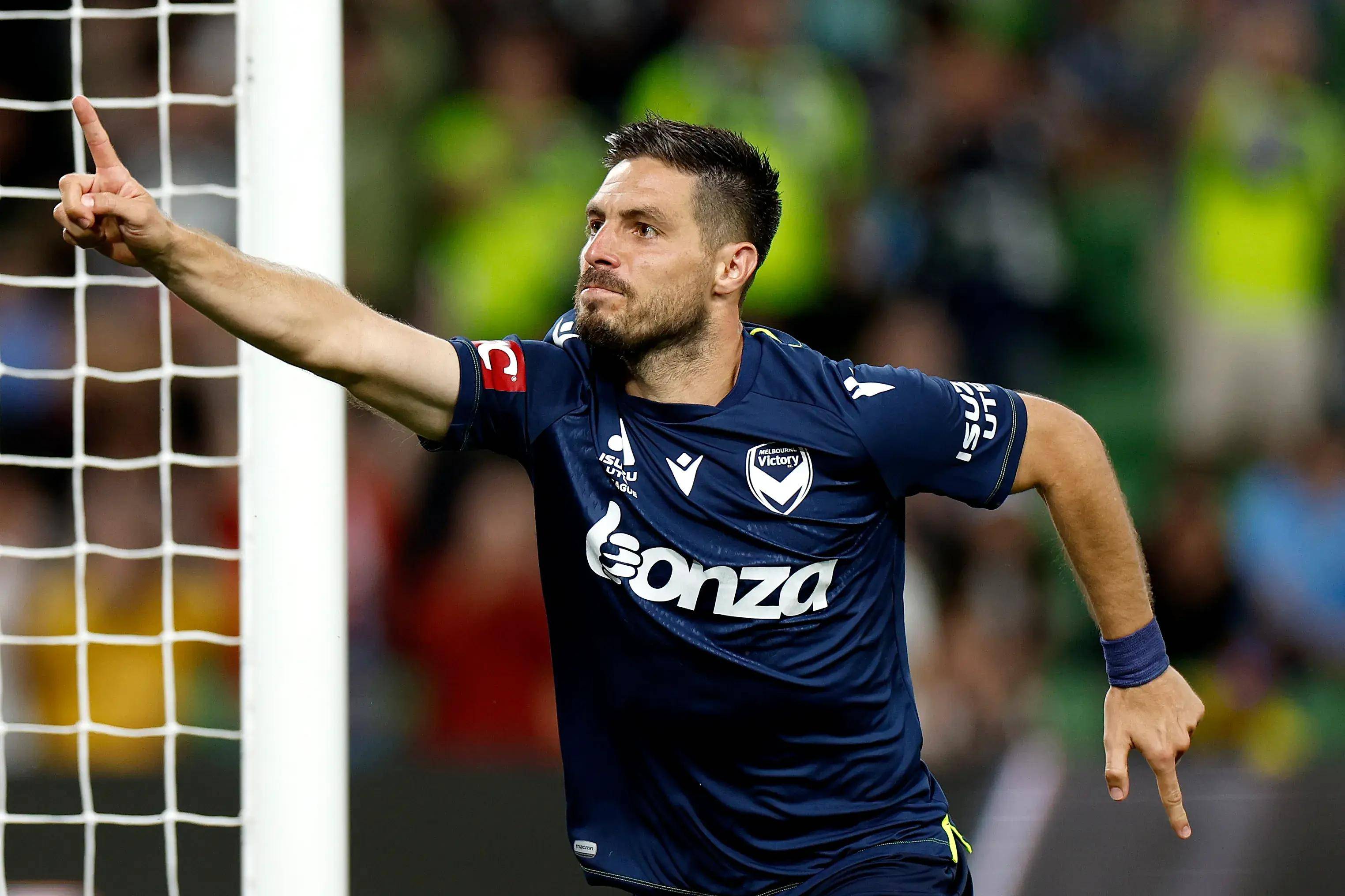 包含澳大利亚国家足球队赢得胜利，晋级下一轮比赛的词条