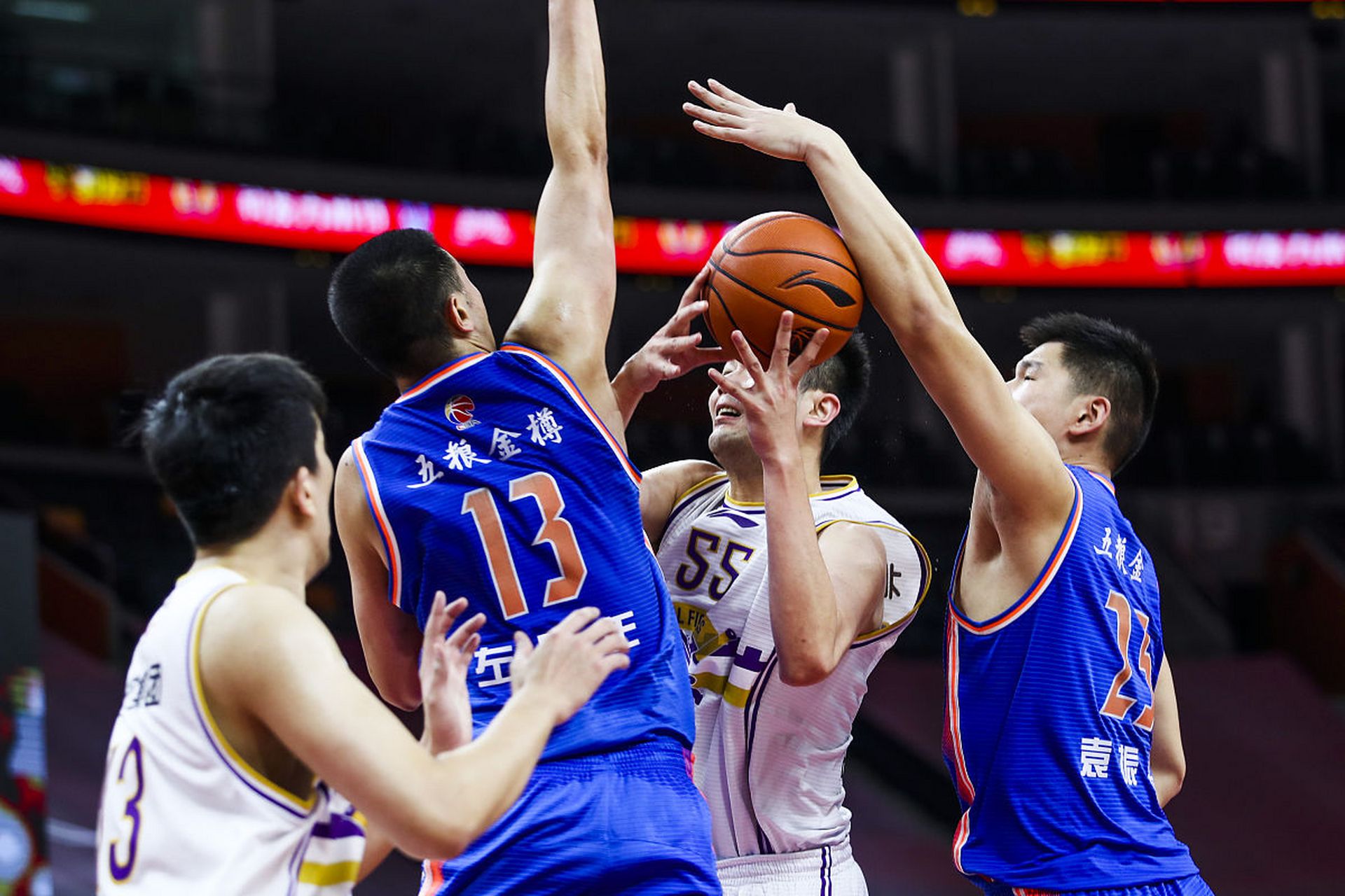 关于福建男篮主场失利，冲击季后赛希望渺茫的信息