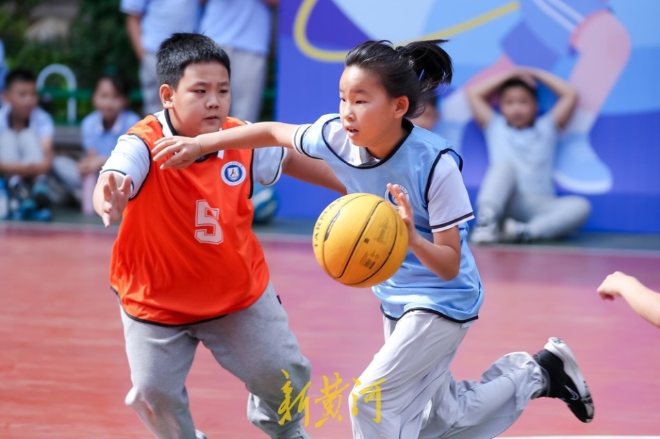 关于篮球名宿亲临现场，率队赢得篮球友谊赛冠军的信息