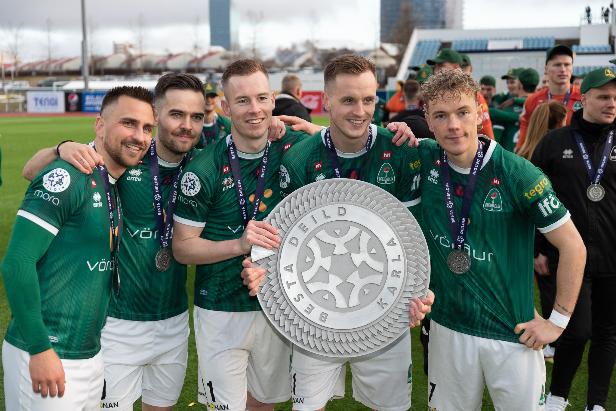 冰岛队备战欧洲预选赛，迎战强敌