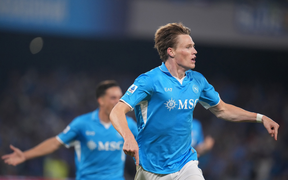 关于那不勒斯晋级，赛季目标取得实现的信息