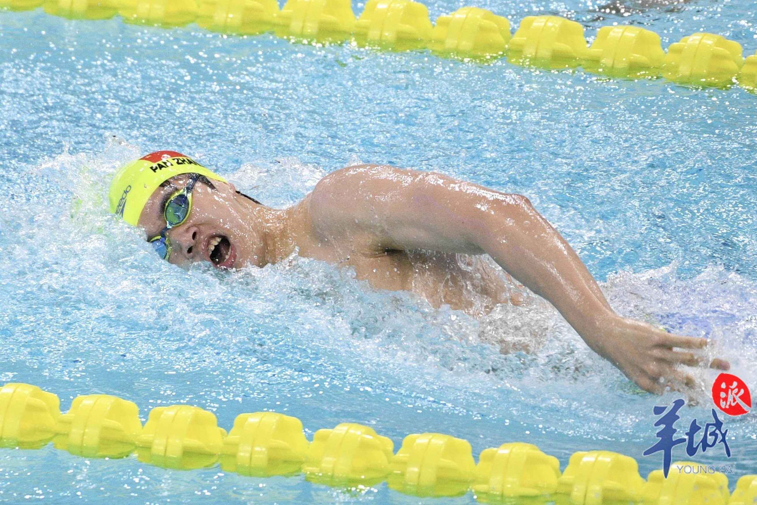 关于竞技游泳灯火通明，澳大利亚选手勇夺冠军的信息