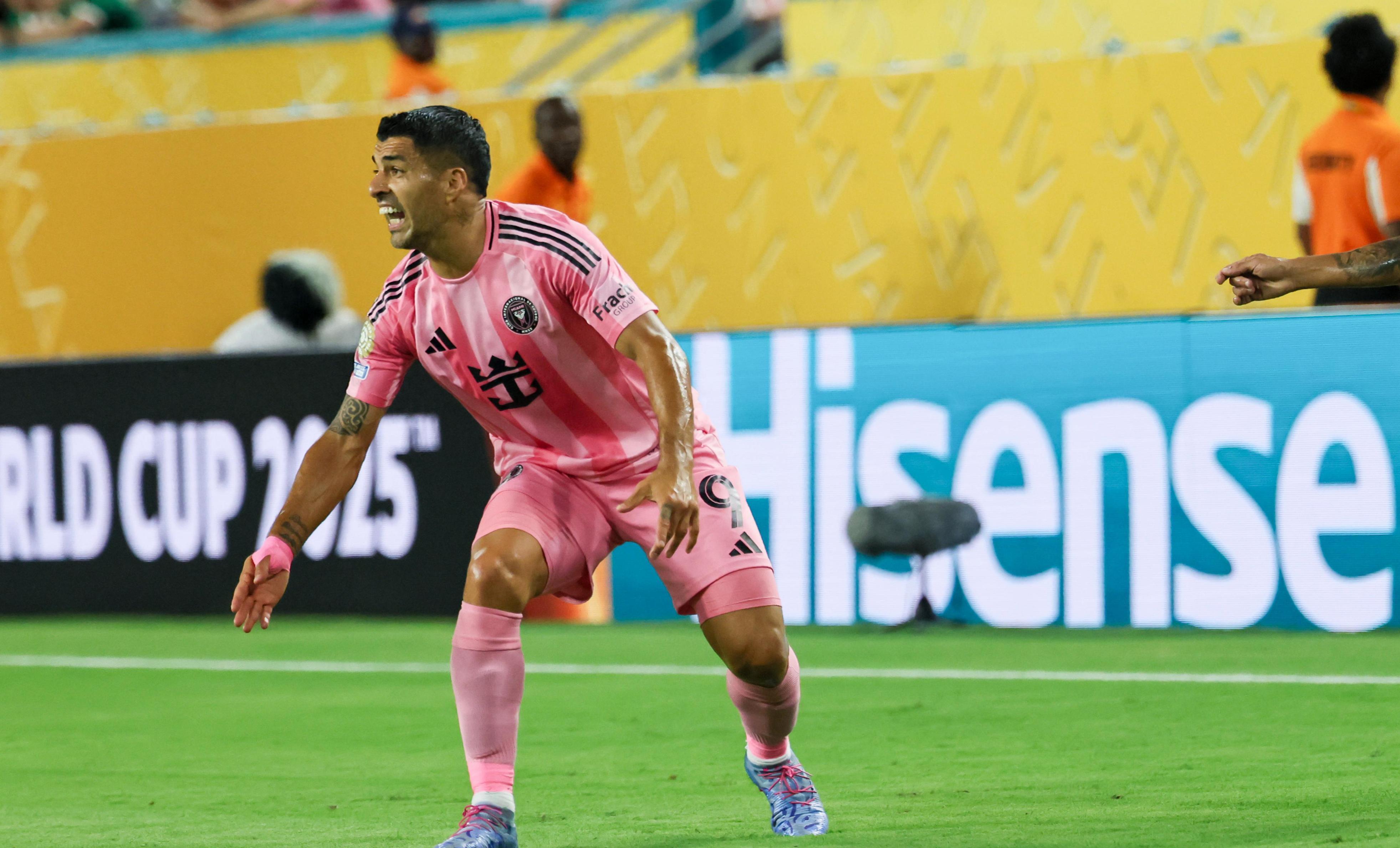 法国队轻取AC米兰，梅西补时绝平德甲的简单介绍