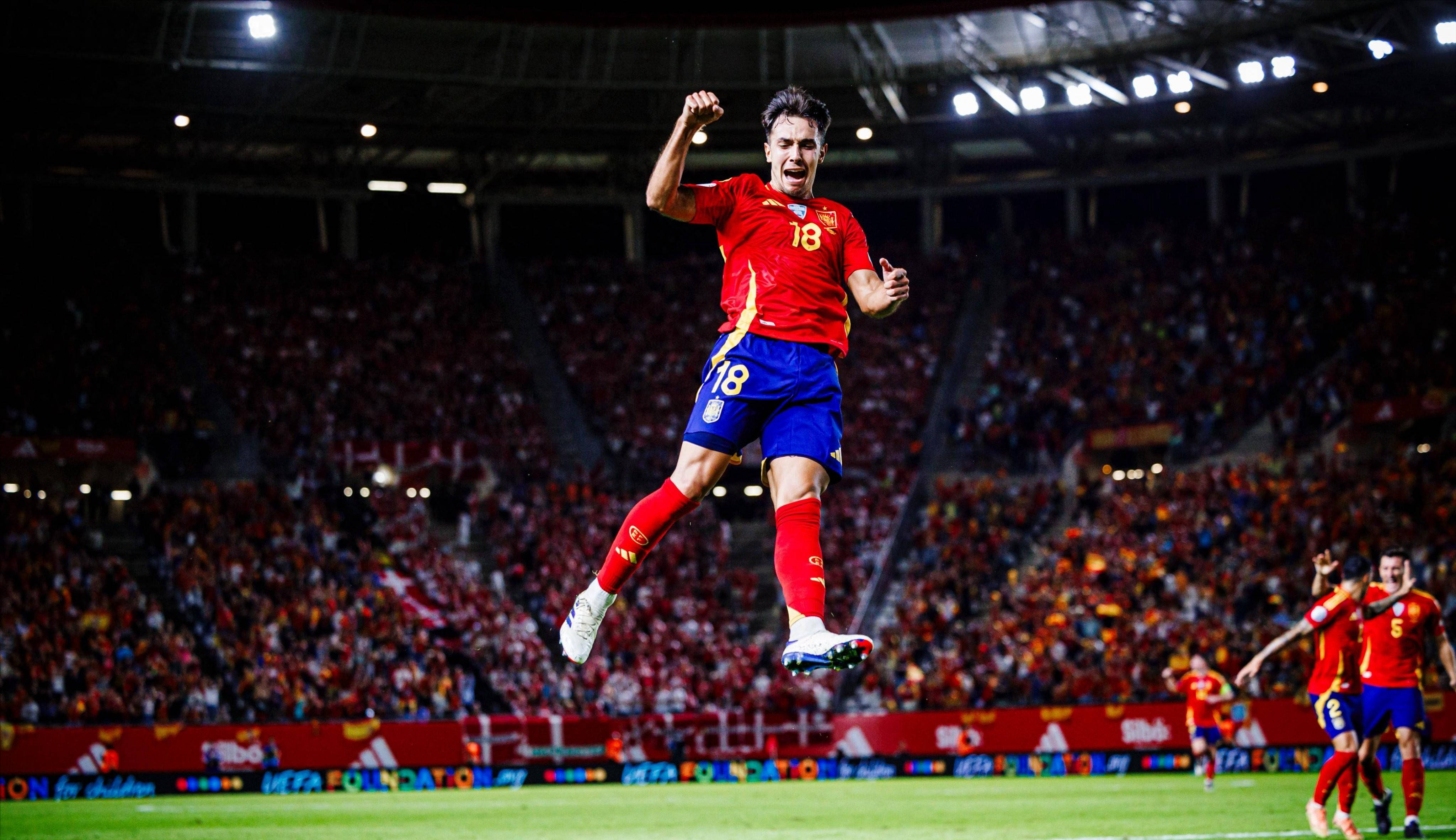 包含皇家社会宣布签约新中场，强化中场实力的词条