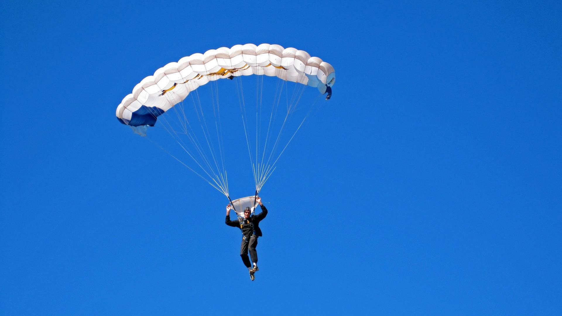 终局狂想曲,阿坎吉于阿布扎比之夜,以策略与勇气谱写冠军终章